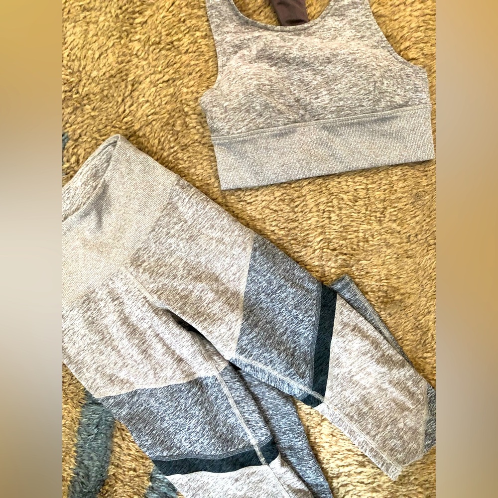 Alo Yoga Set